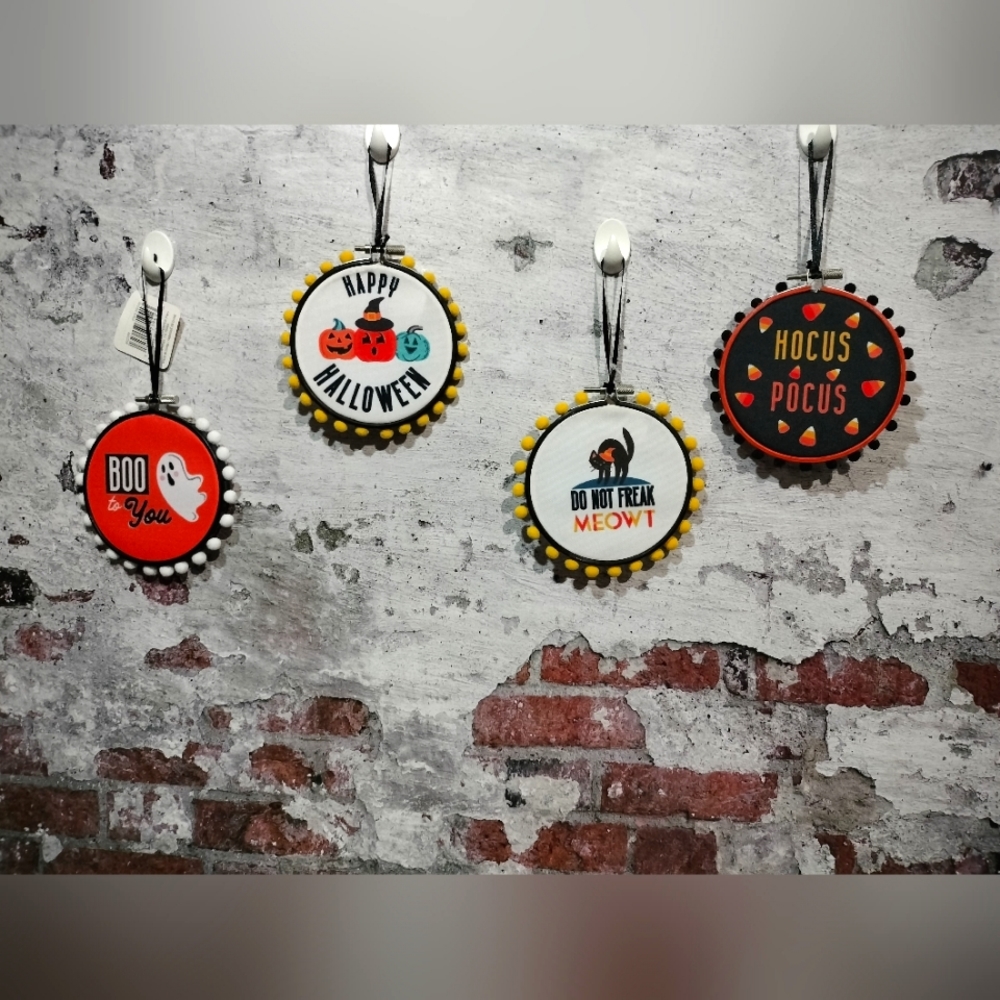 Misc Halloween signs